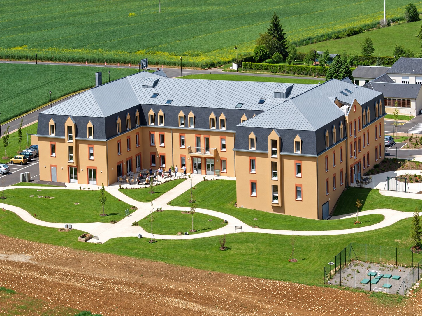 LE CHAMP DE LA DAME