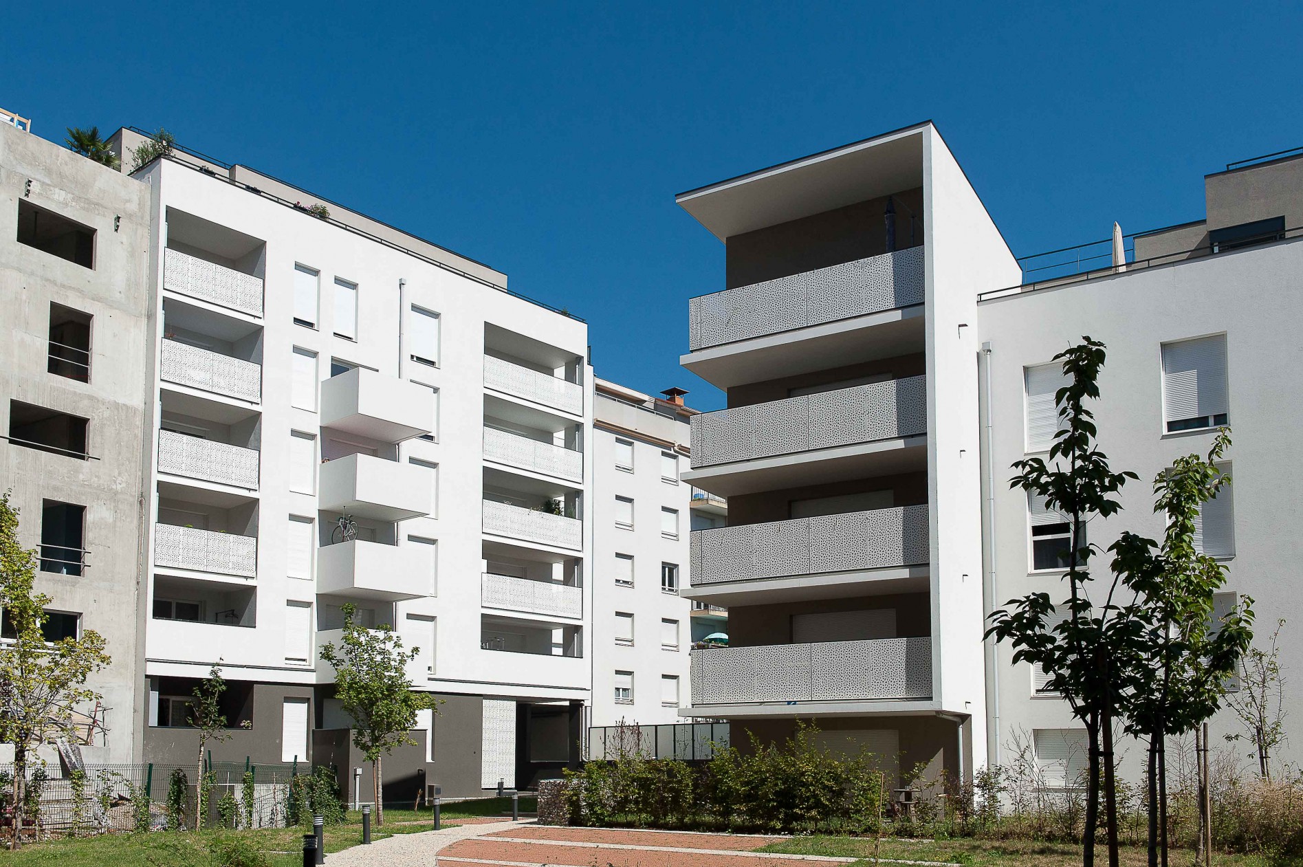 Urban Side - MS
