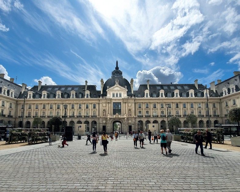 Le Georges