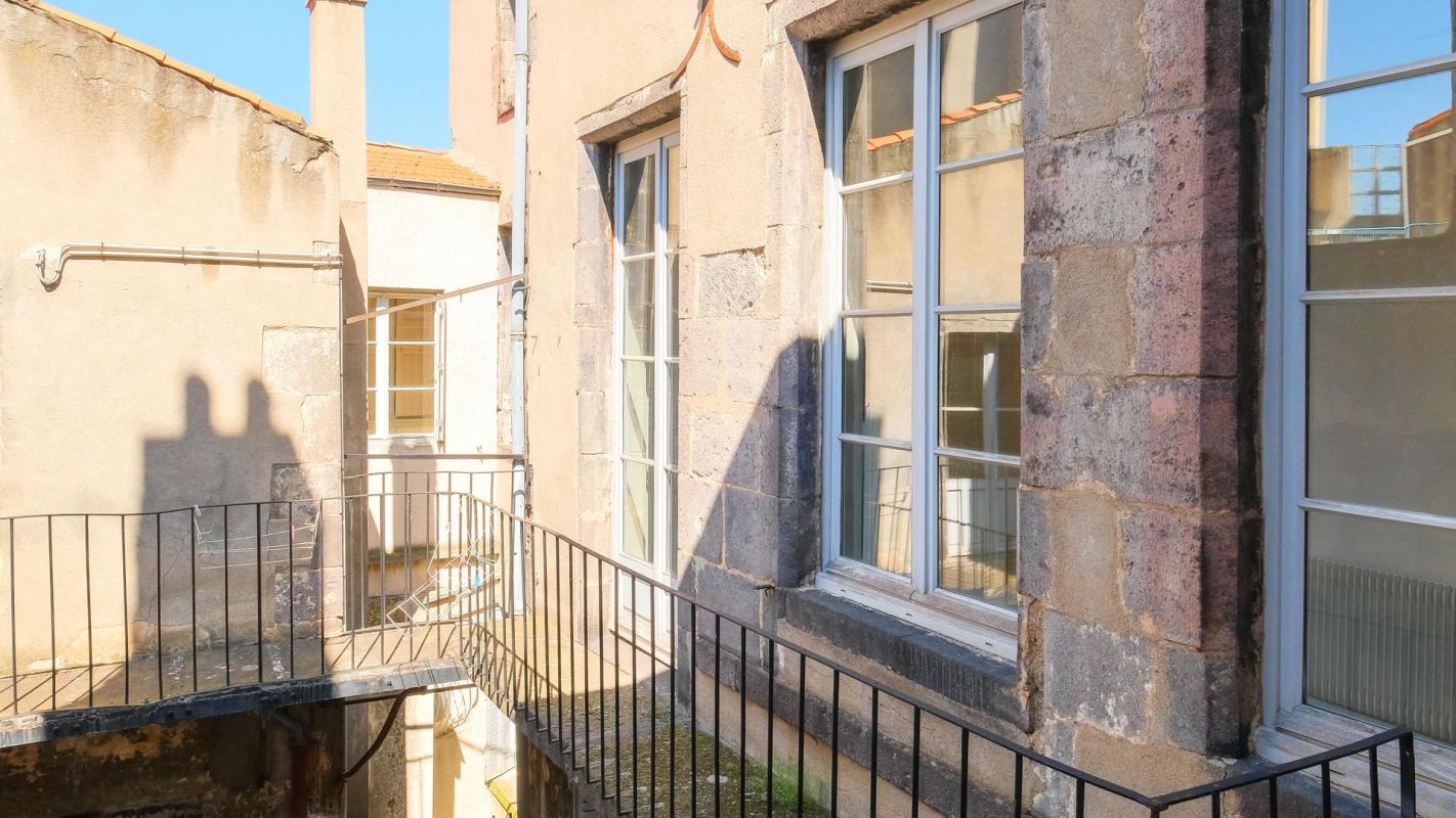 RIOM : 39, rue du Commerce