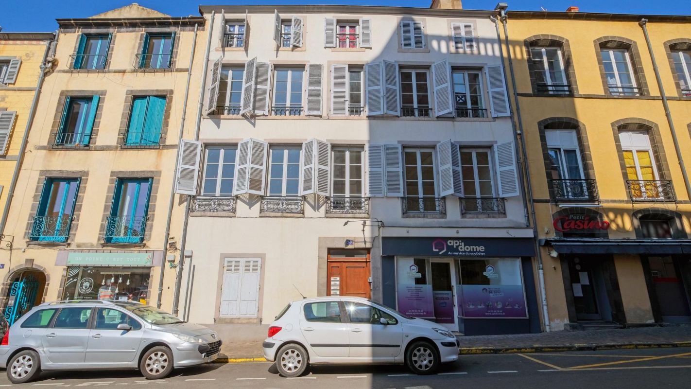 RIOM : 39, rue du Commerce